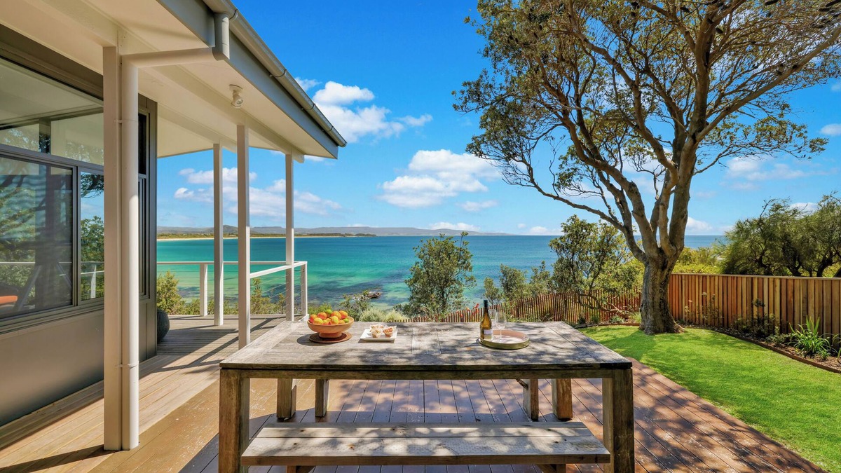 Culburra Beach House | BEST VIEWS IN CULBURRA - Absolute Beachfront, Newly renovated, EV Charger access