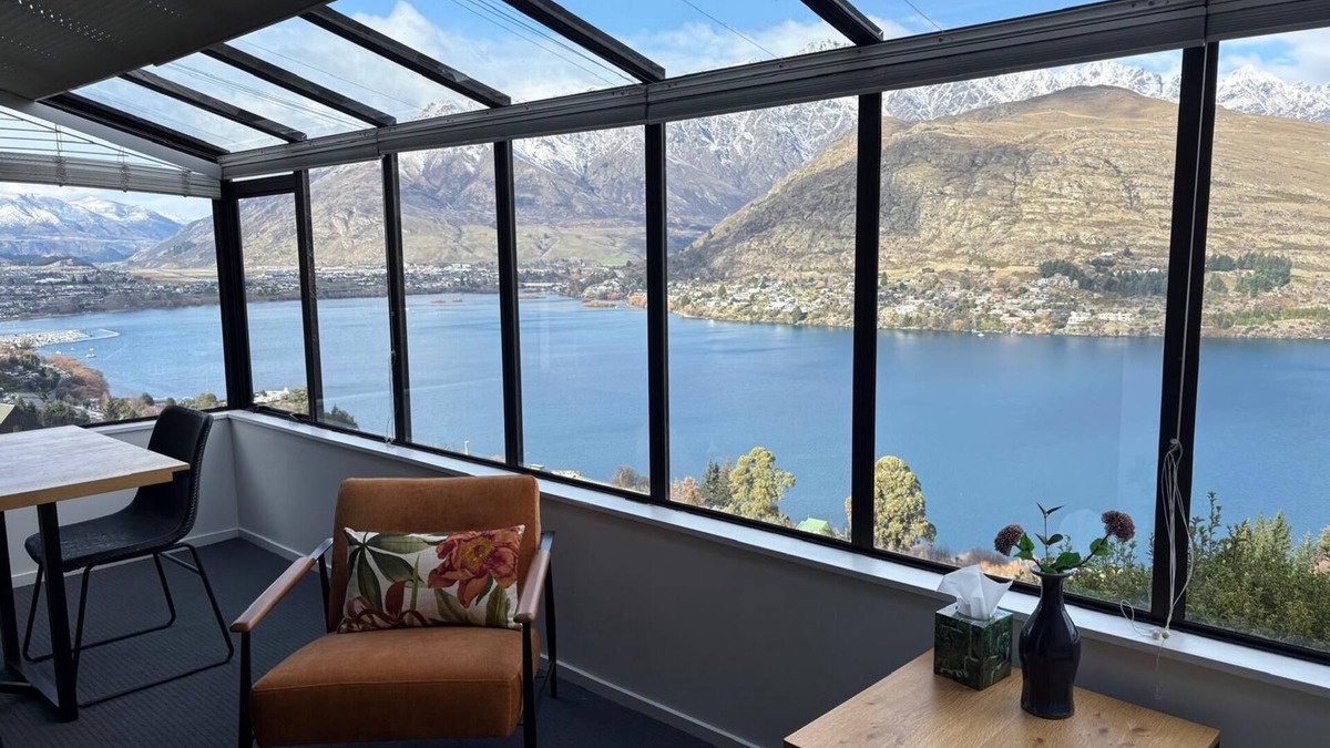 Queenstown House | Best Views on Queenstown Hill