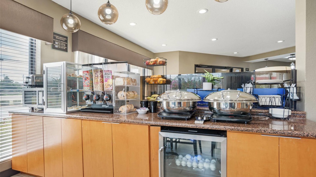Pearl Hotel | Best Western Airport Inn