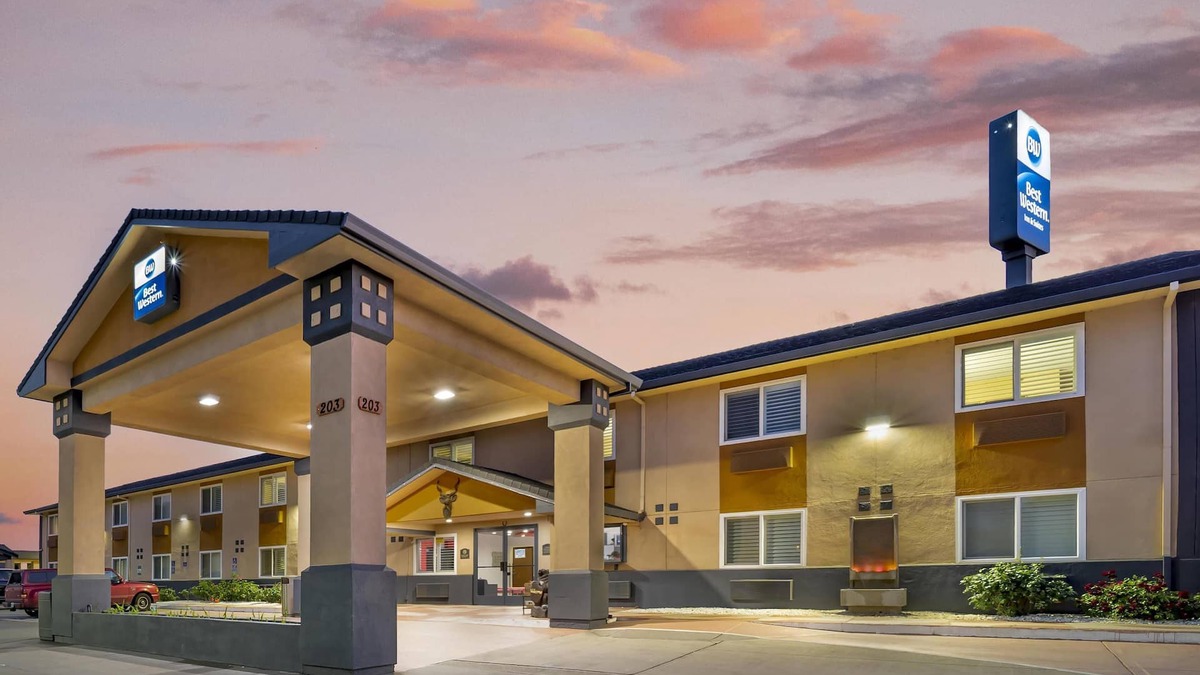Red Bluff Hotel | Best Western Antelope Inn & Suites