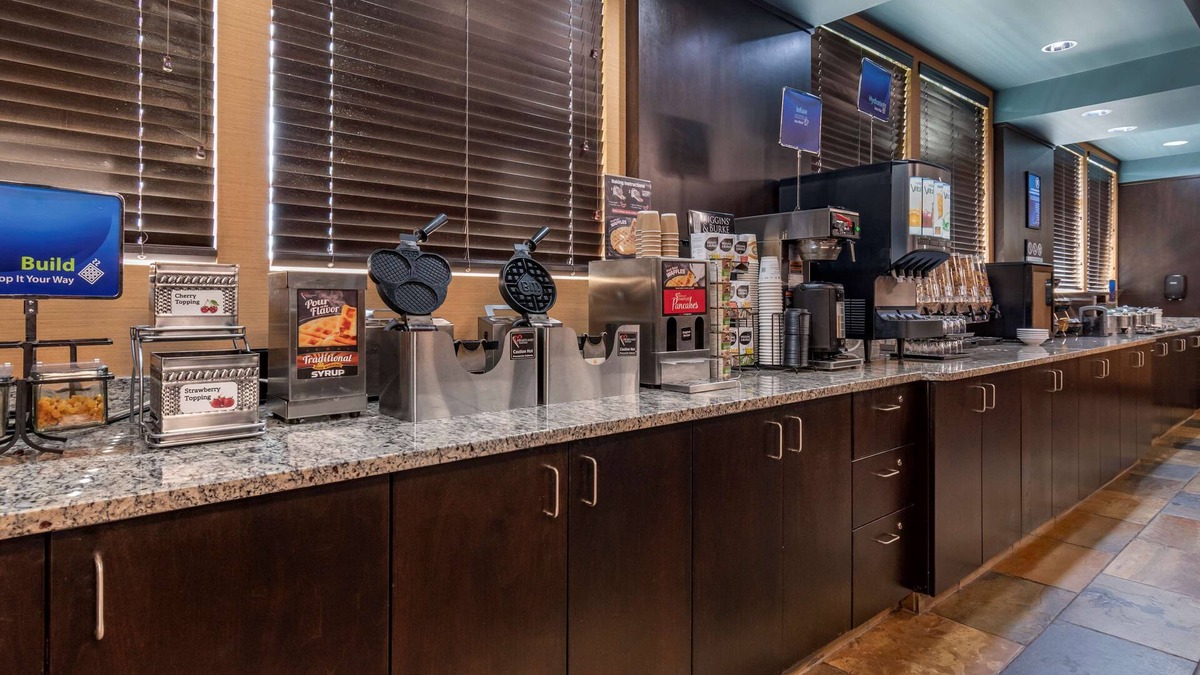 Bonnyville Hotel | Best Western Bonnyville Inn & Suites