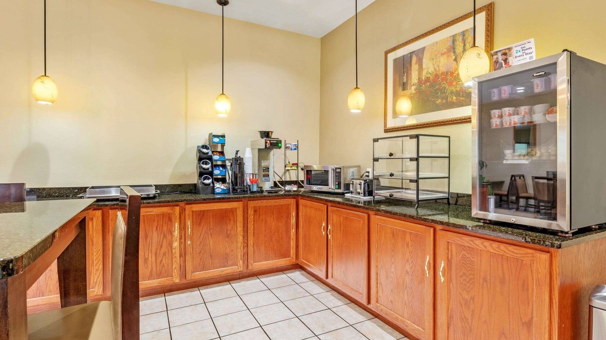 Springfield Hotel | Best Western Clearlake Plaza
