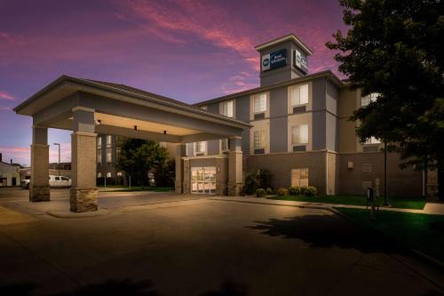 Coffeyville Hotel | Best Western Coffeyville Central Business District Inn and Suites