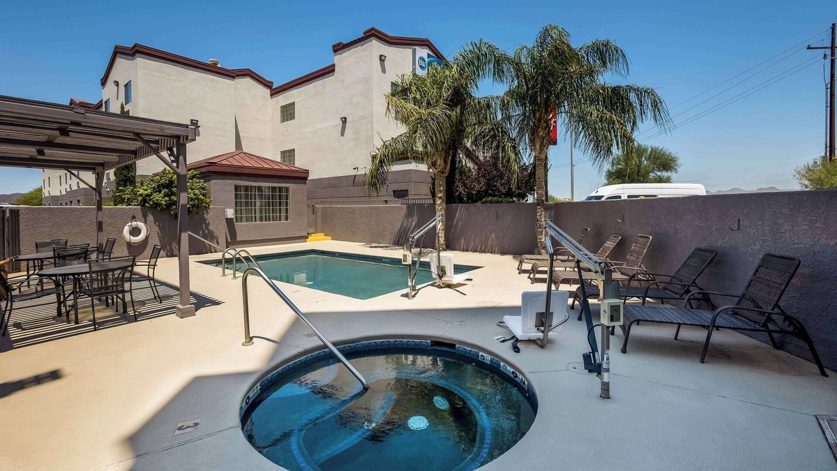 Cortaro Hotel | Best Western Gold Poppy Inn