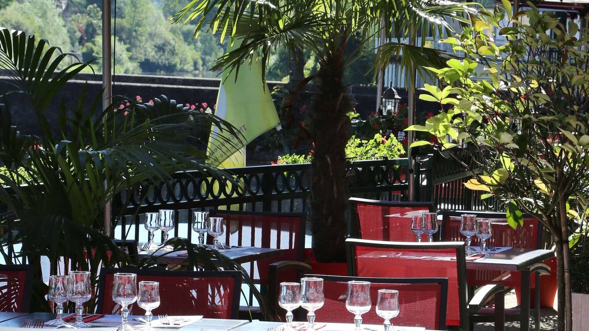 Figeac Hotel | Best Western Hotel Le Pont D'Or