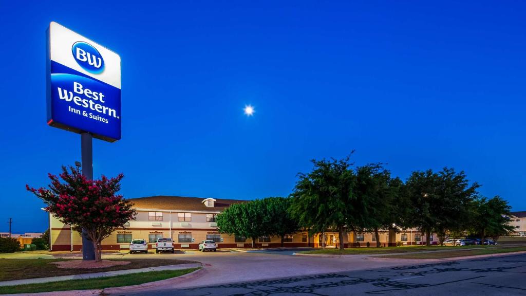 Copperas Cove Hotel | Best Western Inn & Suites