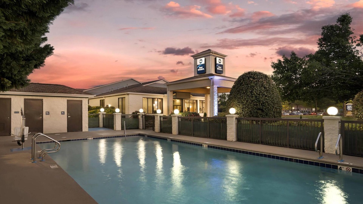 Monroe Hotel | Best Western Inn & Suites - Monroe