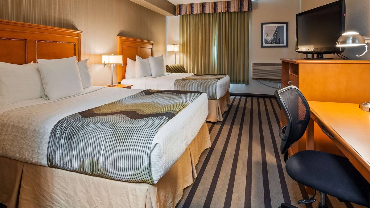 Newton Hotel | Best Western King George Inn & Suites