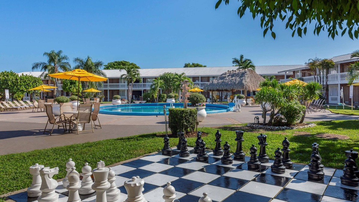 Land of the Presidents Hotel | Best Western Palm Beach Lakes