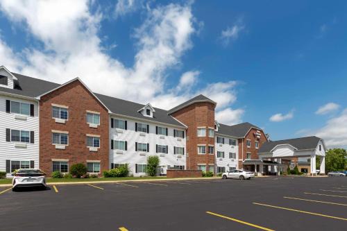 Appleton Hotel | Best Western Plus Appleton Airport Mall Hotel