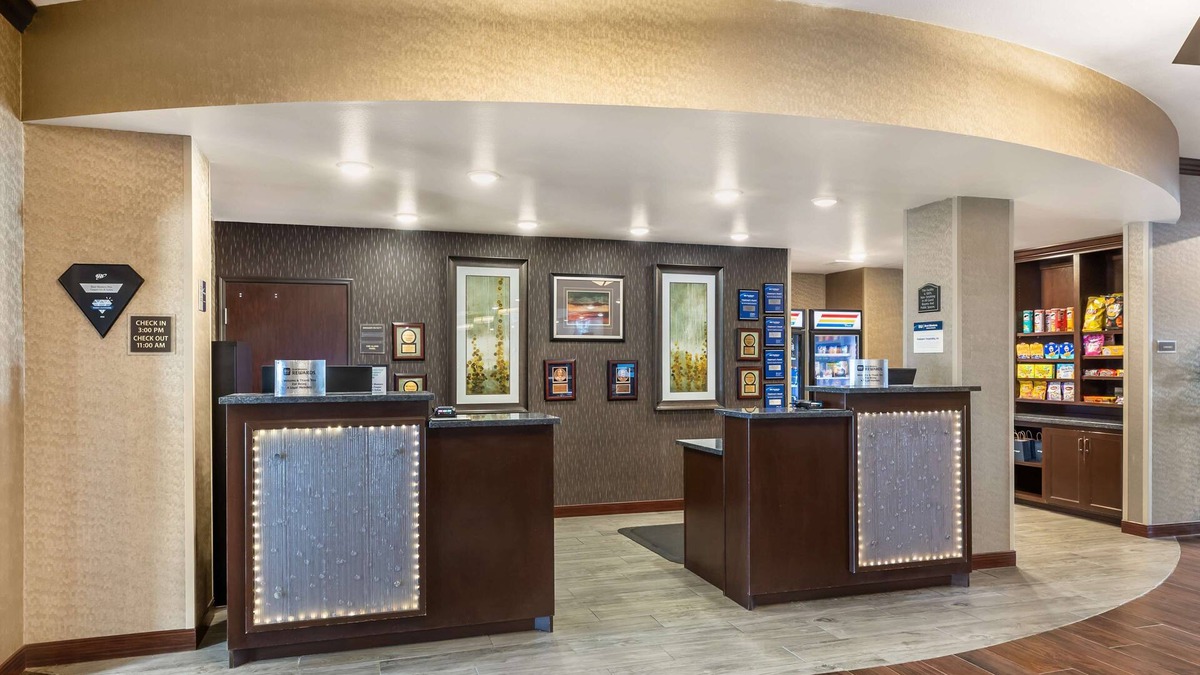 Casper Hotel | Best Western Plus Casper Inn & Suites