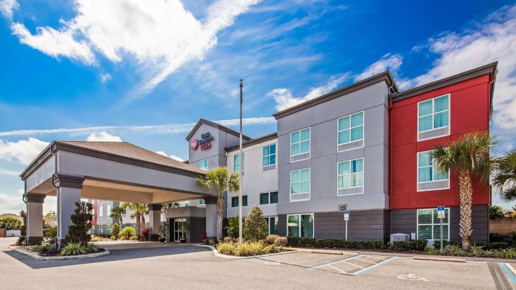 Leesburg Hotel | Best Western Plus Chain of Lakes Inn & Suites