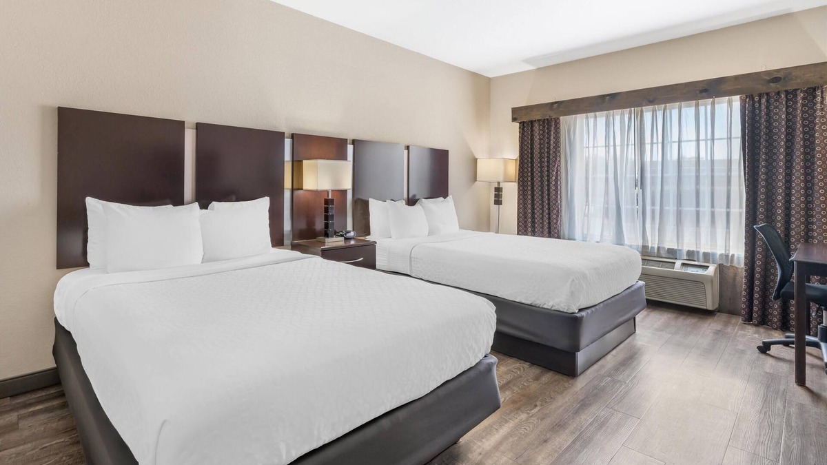 Wichita Hotel | Best Western Plus Eastgate Inn & Suites