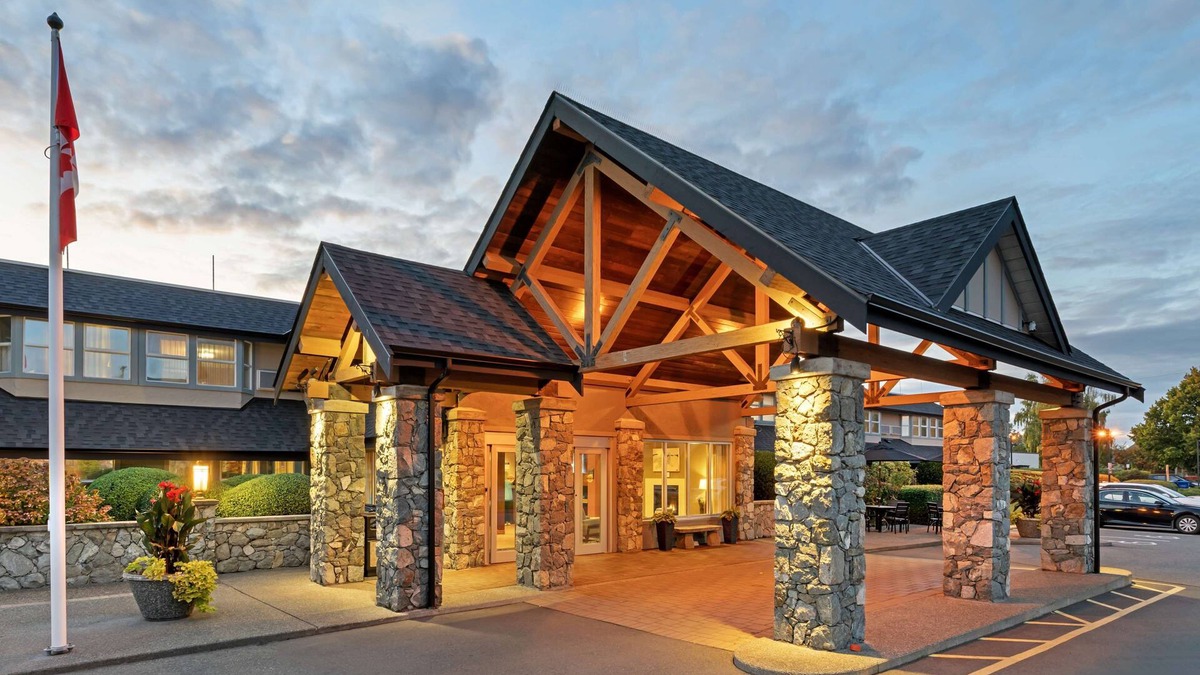 Sidney Hotel | Best Western Plus Emerald Isle Hotel