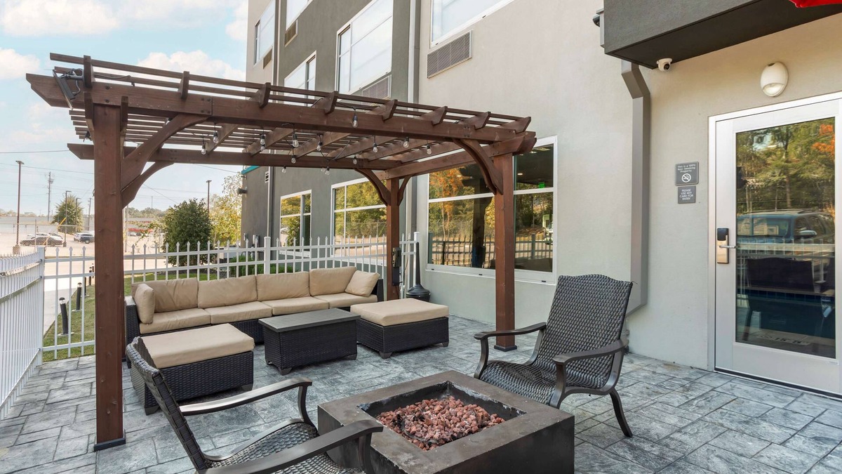 Antioch Hotel | Best Western Plus Executive Residency Antioch Inn
