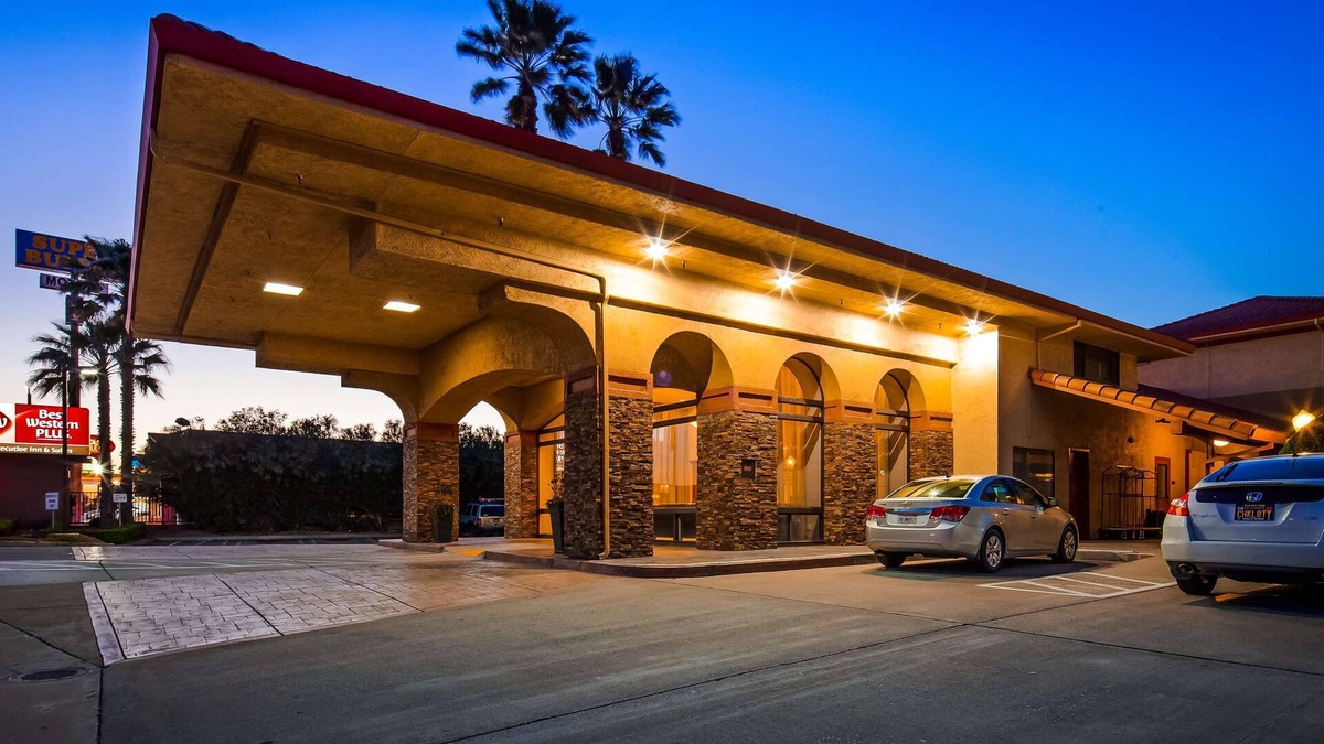 Manteca Hotel | Best Western Plus Executive Inn & Suites