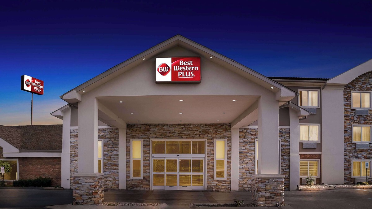 Flint Hotel | Best Western Plus Flint Airport Inn & Suites