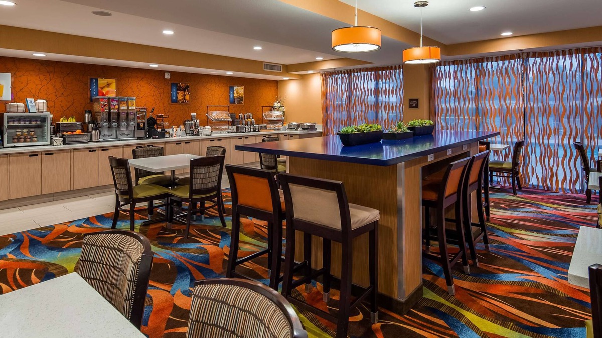 Roosevelt Hotel | Best Western Plus Fresno Airport Hotel