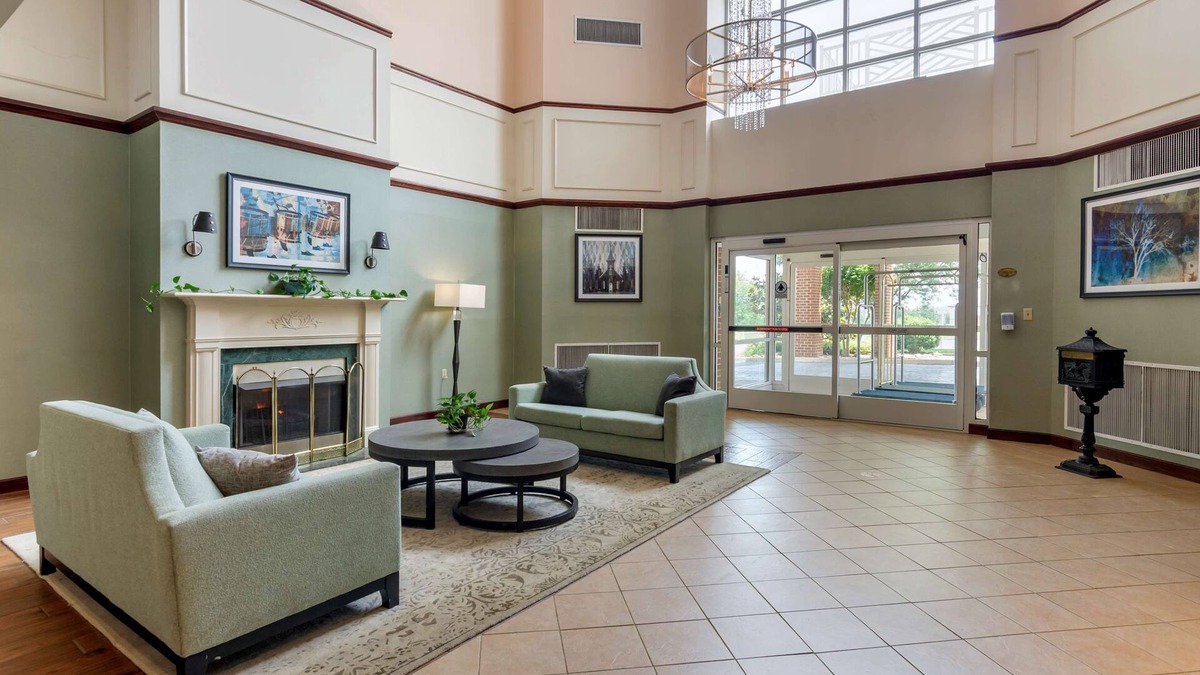 Lexington Hotel | Best Western Plus Inn at Hunt Ridge