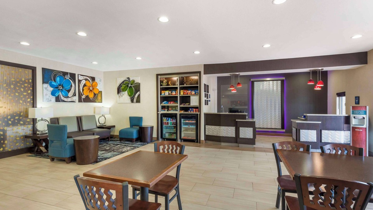 Lake Worth Hotel | Best Western Plus Lake Worth Inn & Suites