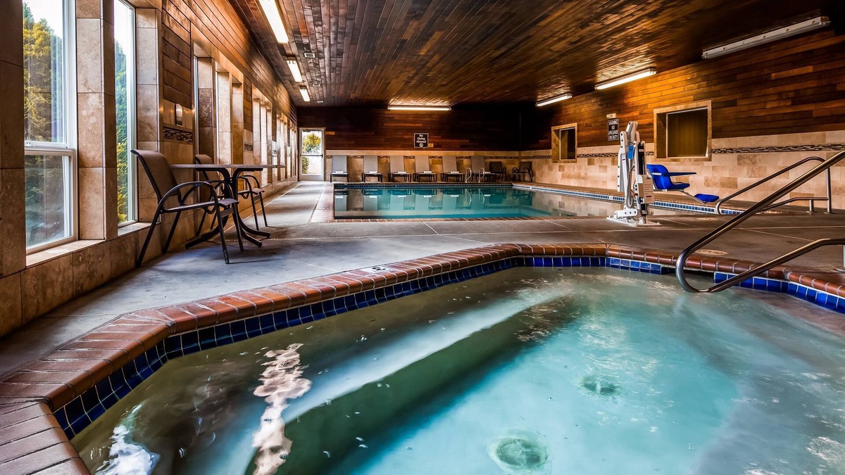 Lincoln City Hotel | Best Western Plus Landmark Inn