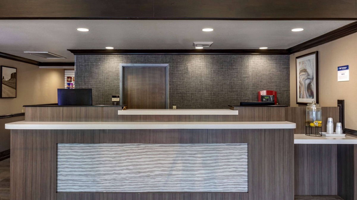West Sahara Hotel | Best Western Plus Las Vegas West