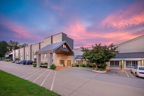 Marion Hotel | Best Western Plus Longbranch Hotel & Convention Center