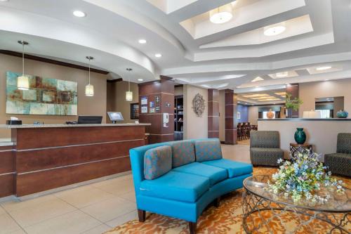 Luling Hotel | Best Western Plus Longhorn Inn & Suites