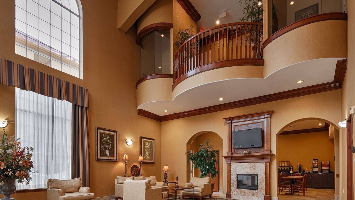 New Caney Hotel | Best Western Plus New Caney Inn & Suites