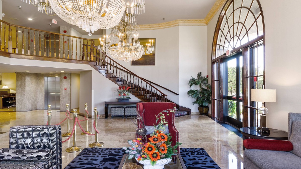 Santa Ana Heights Hotel | Best Western Plus Newport Mesa Inn