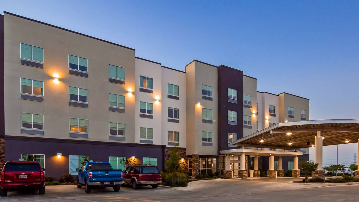 San Antonio Hotel | Best Western Plus Roland Inn & Suites