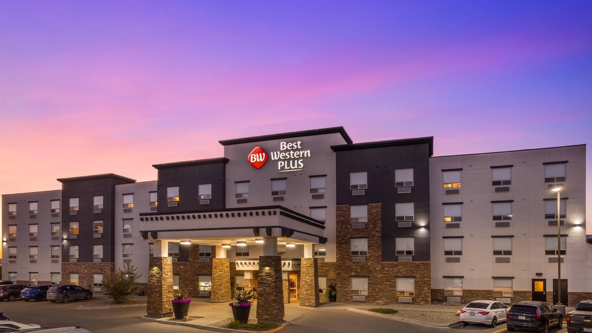 South Lethbridge Hotel | Best Western Plus Service Inn & Suites