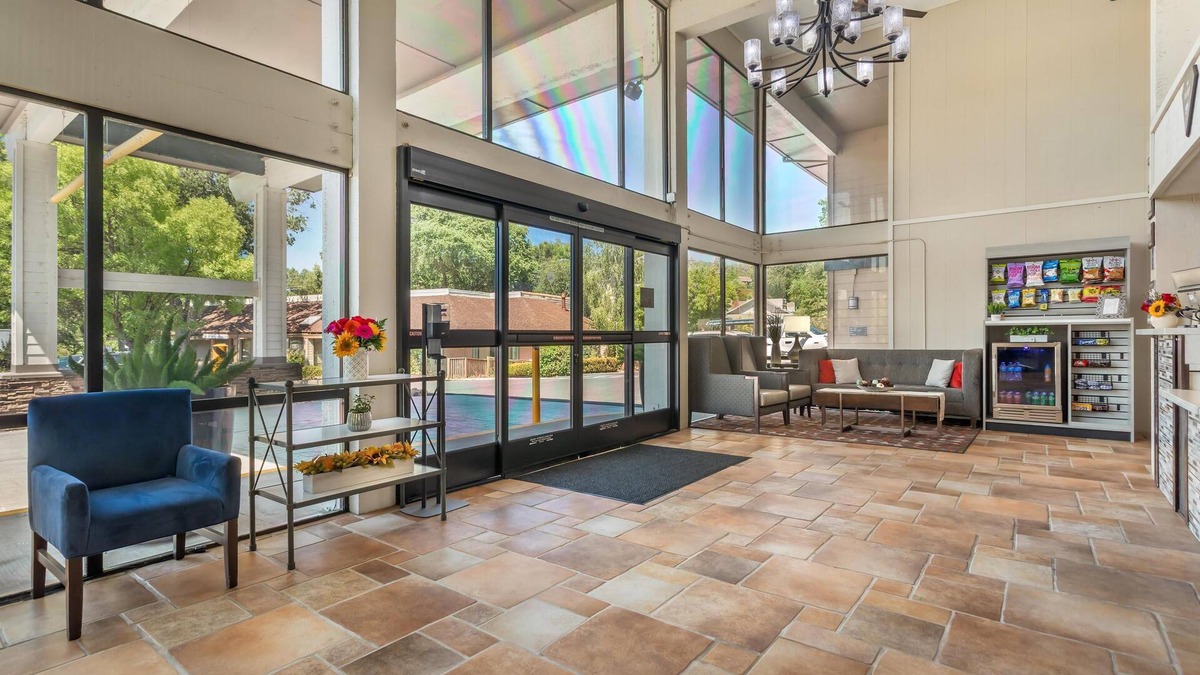 Sonora Hotel | Best Western Plus Sonora Oaks Hotel & Conference Center