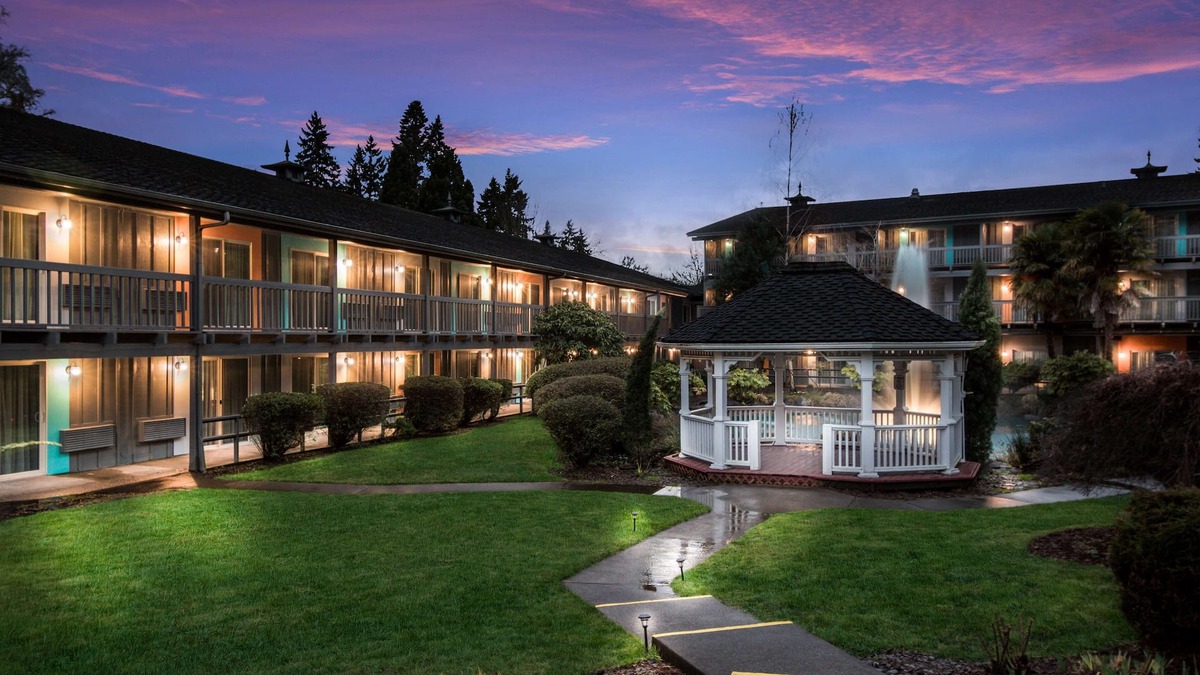 Cedar Hills Hotel | Best Western Portland West Beaverton