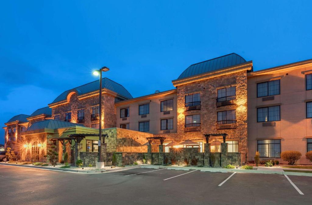 Pasco Hotel | Best Western Premier Pasco Inn and Suites