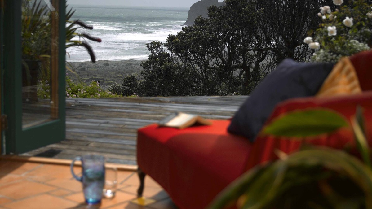 Te Henga House | Bethells Beach Cottages