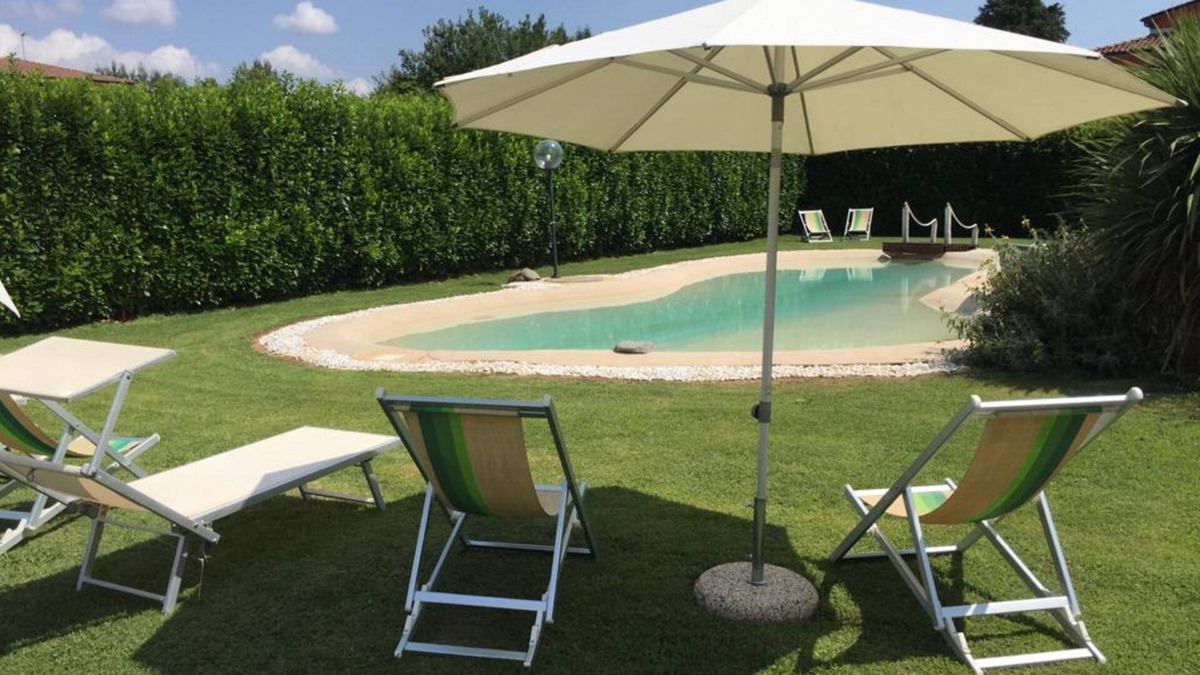Mologno House | Betulla, Barga! Private beach style pool, WIFI, walk to bars/restaurants!