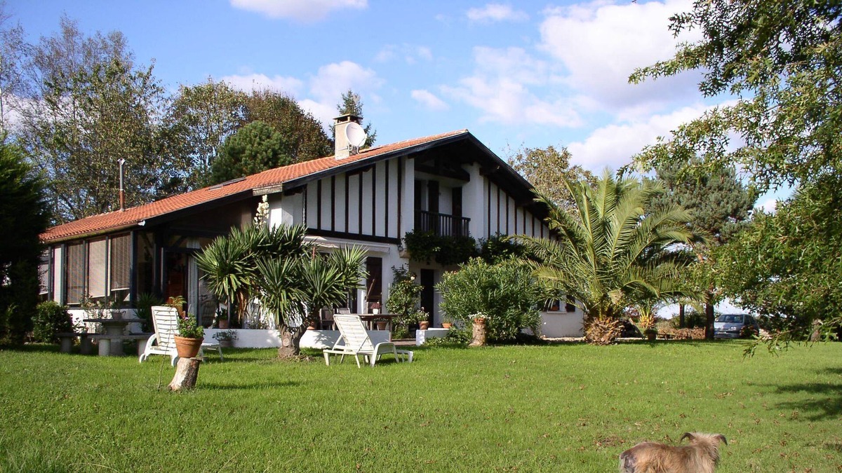 Hasparren Villa | Between the sea and the mountains