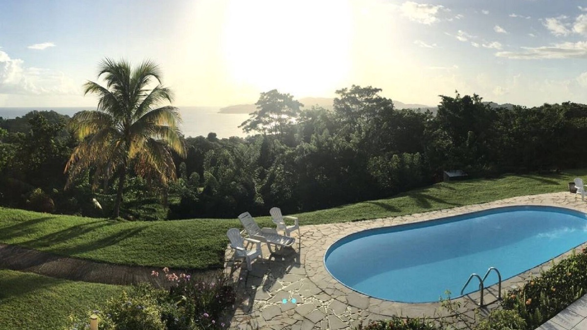 Tartane Apartment | between the sea and the Caribbean sun garden