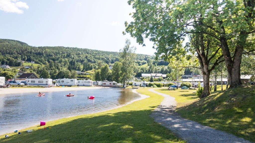 Gvarv Cabin | Beverøya Hytteutleie og Camping