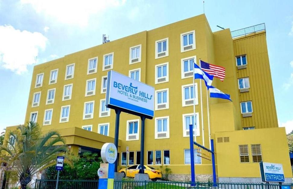 Antiguo Cuscatlan Hotel | Beverly Hills: Hotel and Business