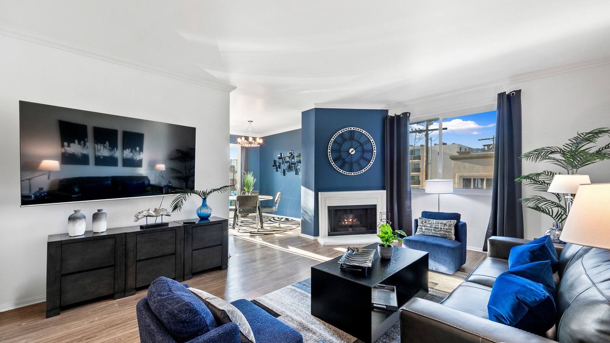Beverly Grove Hotel | Beverly Hills Oasis 2 BR w/Pool