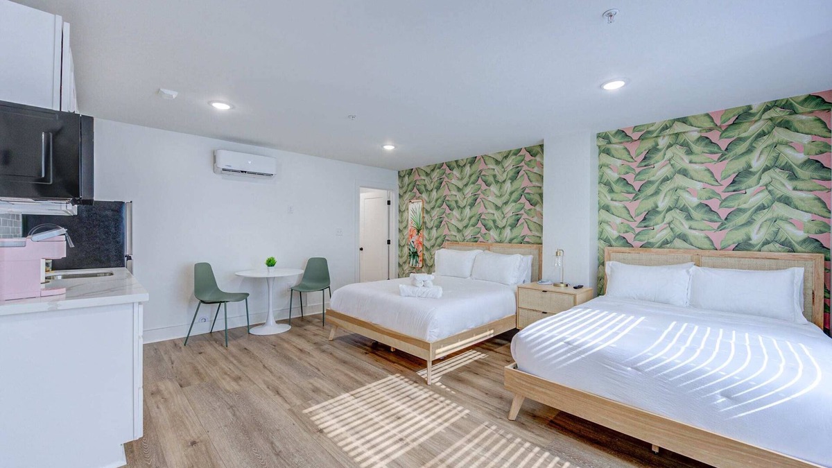 Galveston Apartment | Beverly Hills Studio Apartment 2 Queen Beds