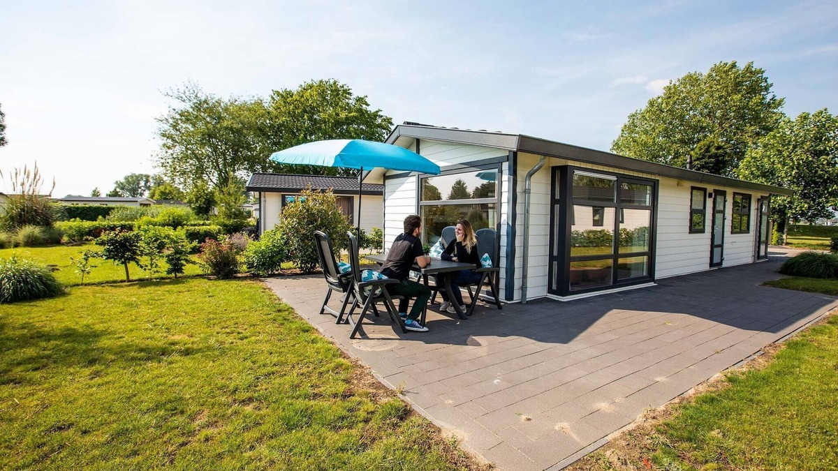 Municipality of Noordwijk Ski Chalet | Bewitching chalet in Noordwijk with garden