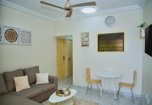 Ngleshi Amanfro Apartment | BH Apartment