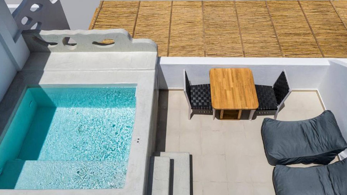 Messaria Apartment | BH585 - C - Suite Santorini