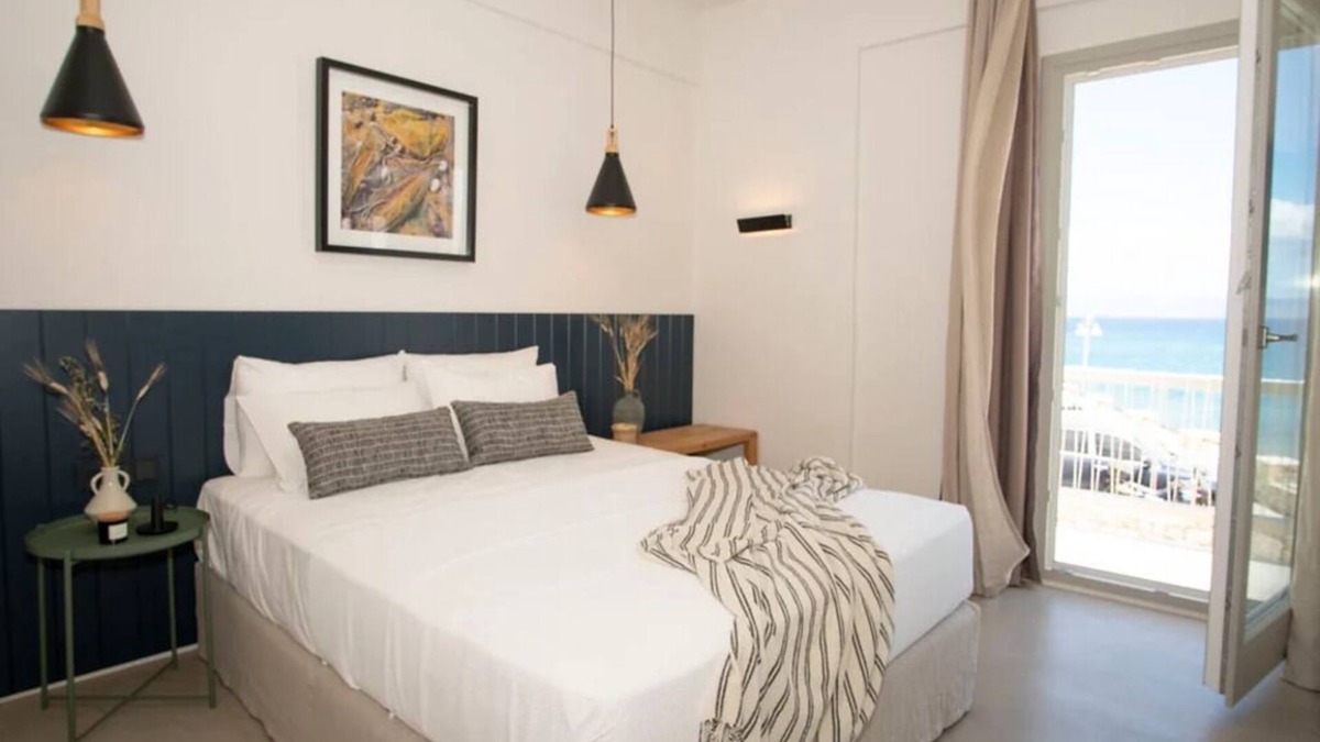 Logaras Apartment | BH967 - C- Suite Paros