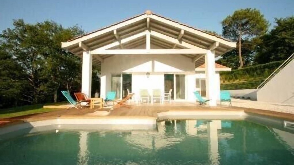 Arcangues Villa | BiarritzArcangues villa quiet design 170 m 2 greenery heated pool, 8 per