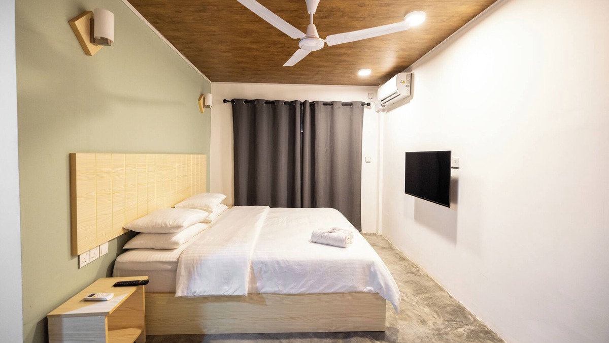 Thulusdhoo Island House | Bibee Surf