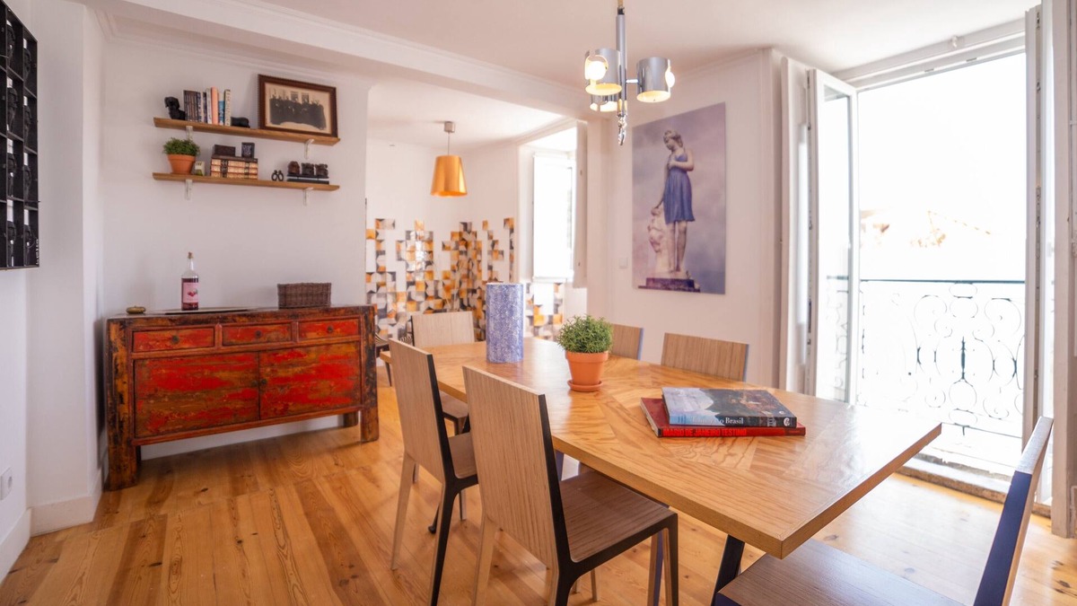 Misericordia Apartment | Bica 2 - Cordoeiros - Style and personality in Bica!